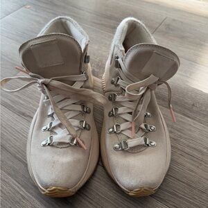 Sorel Cozy Winter Boots Sz 7 - Cream / Tan